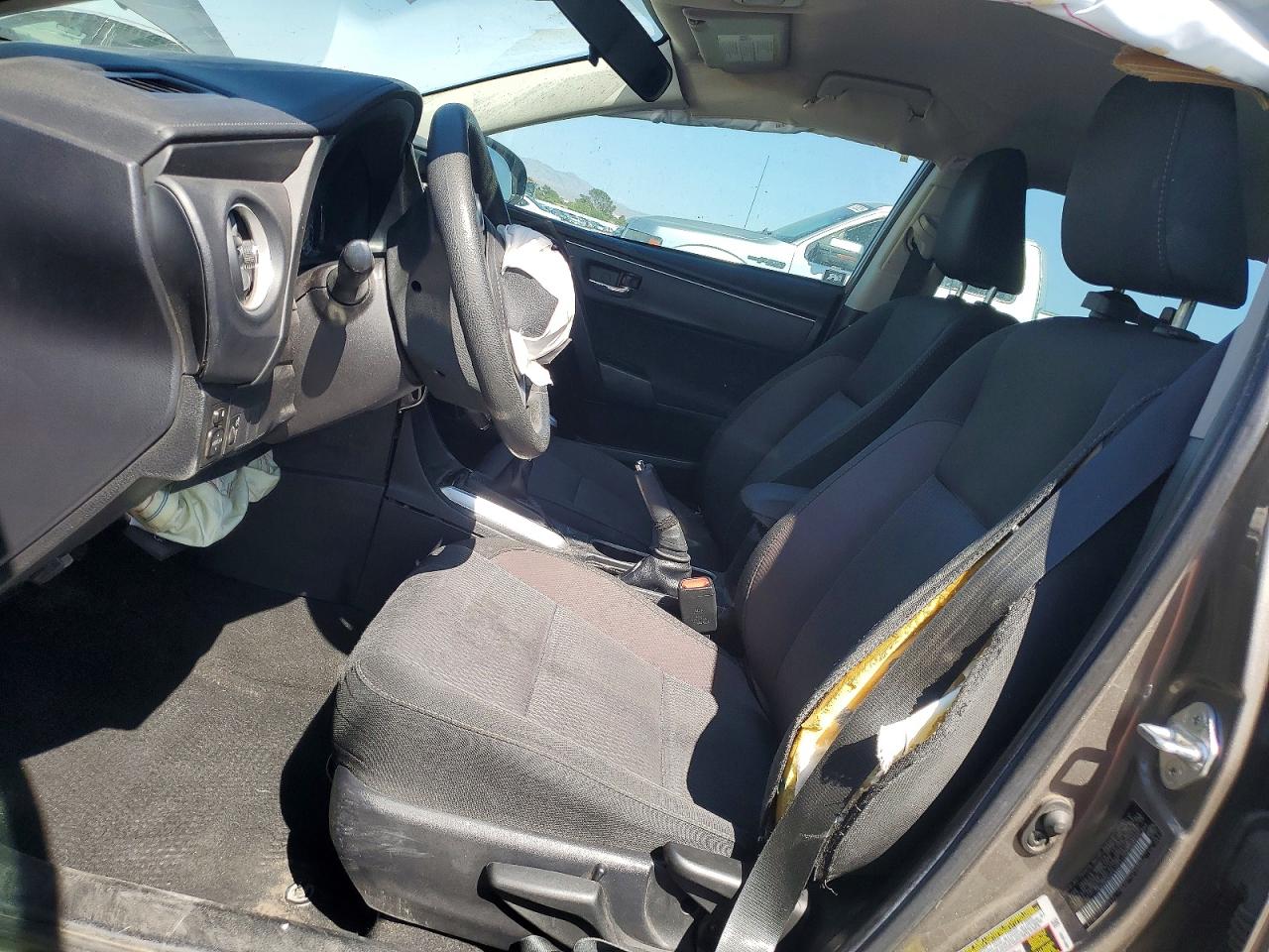2018 TOYOTA COROLLA LE photo 19