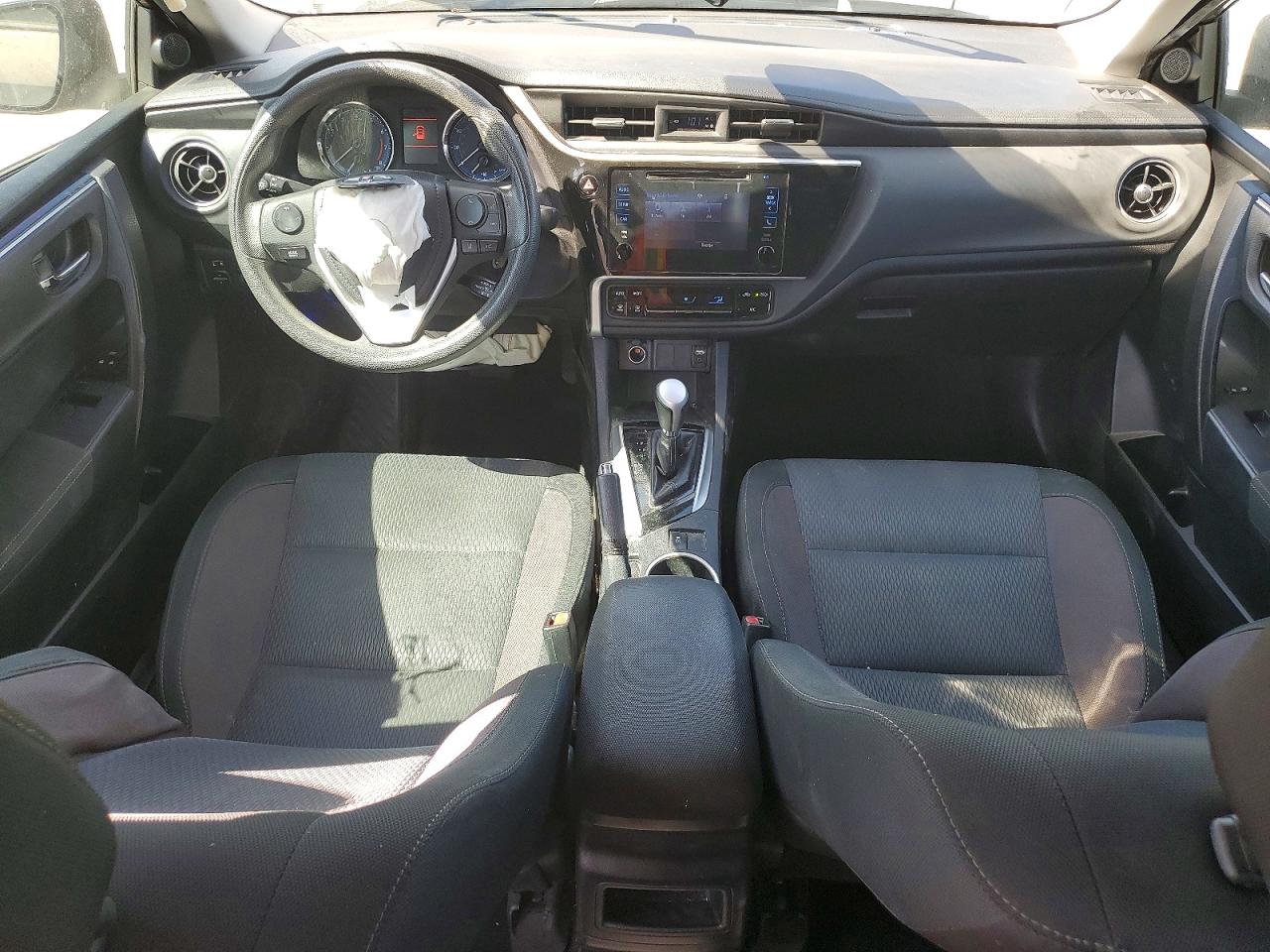 2018 TOYOTA COROLLA LE photo 22