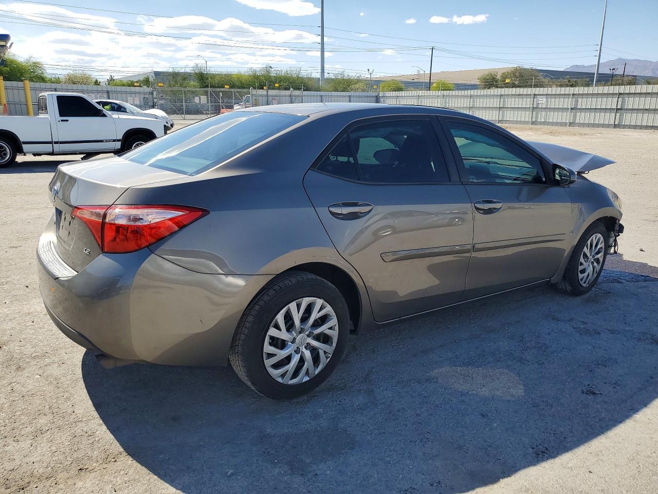 2018 TOYOTA COROLLA LE photo 7