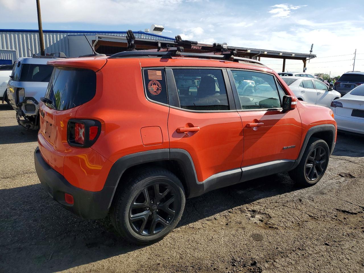 2017 JEEP RENEGADE LATITUDE photo 3