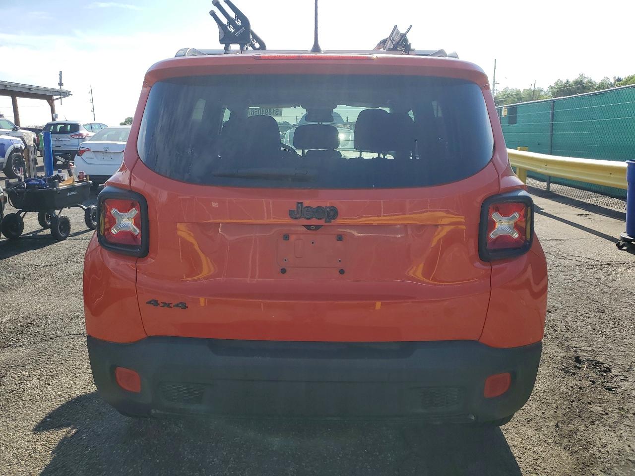 2017 JEEP RENEGADE LATITUDE photo 6
