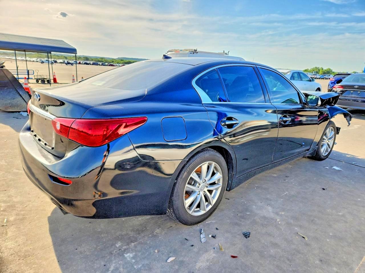 2015 INFINITI Q50 PREMIUM photo 5