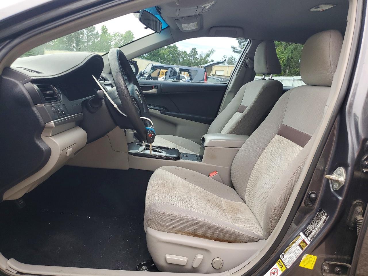 2012 TOYOTA CAMRY LE photo 19