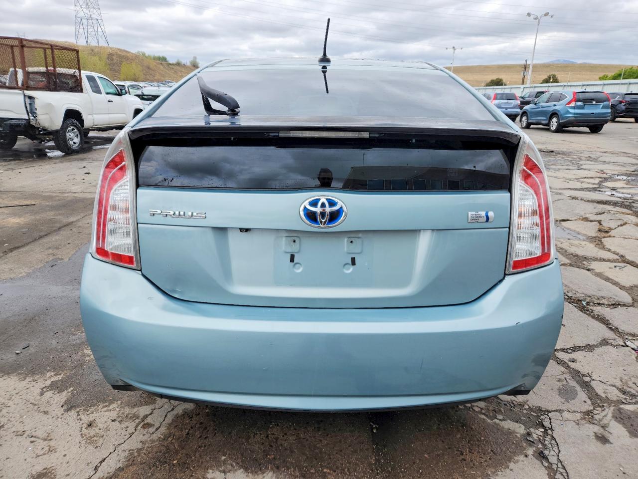 2013 TOYOTA PRIUS THREE photo 11
