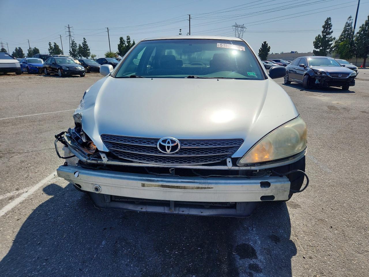2002 TOYOTA CAMRY LE photo 9