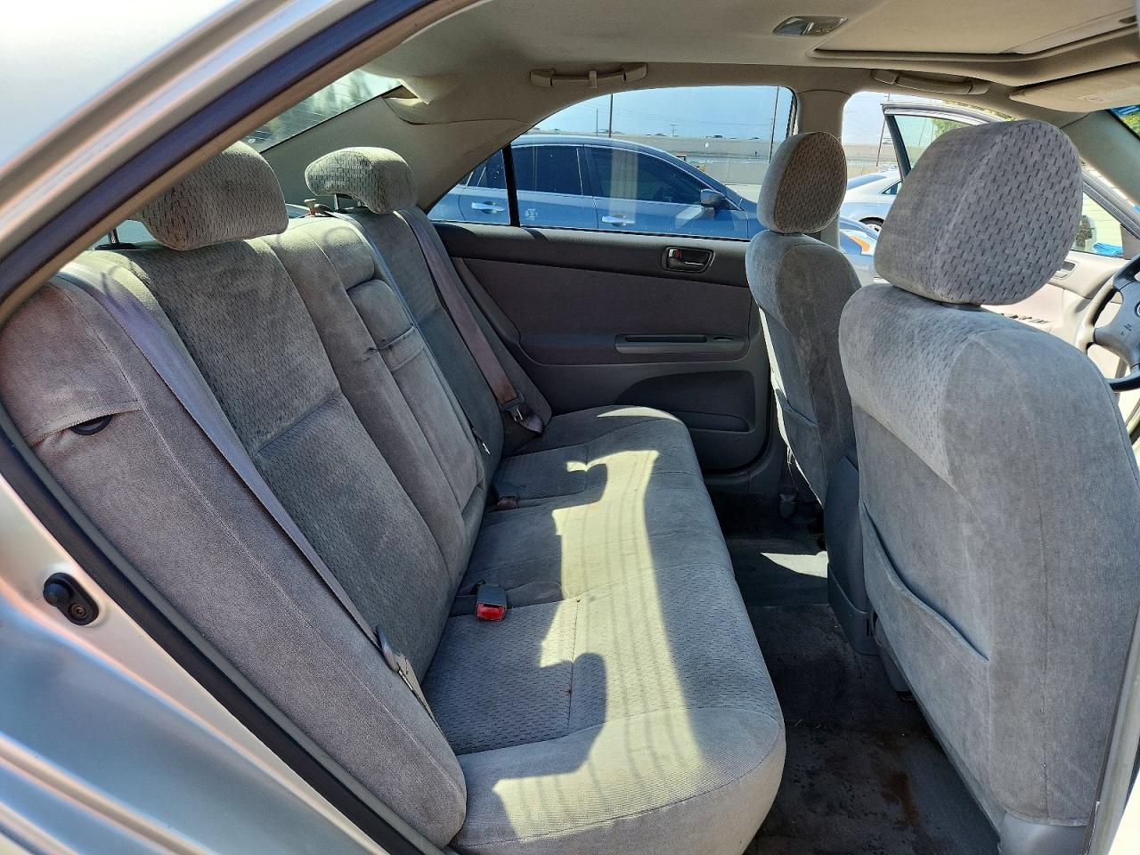 2002 TOYOTA CAMRY LE photo 19