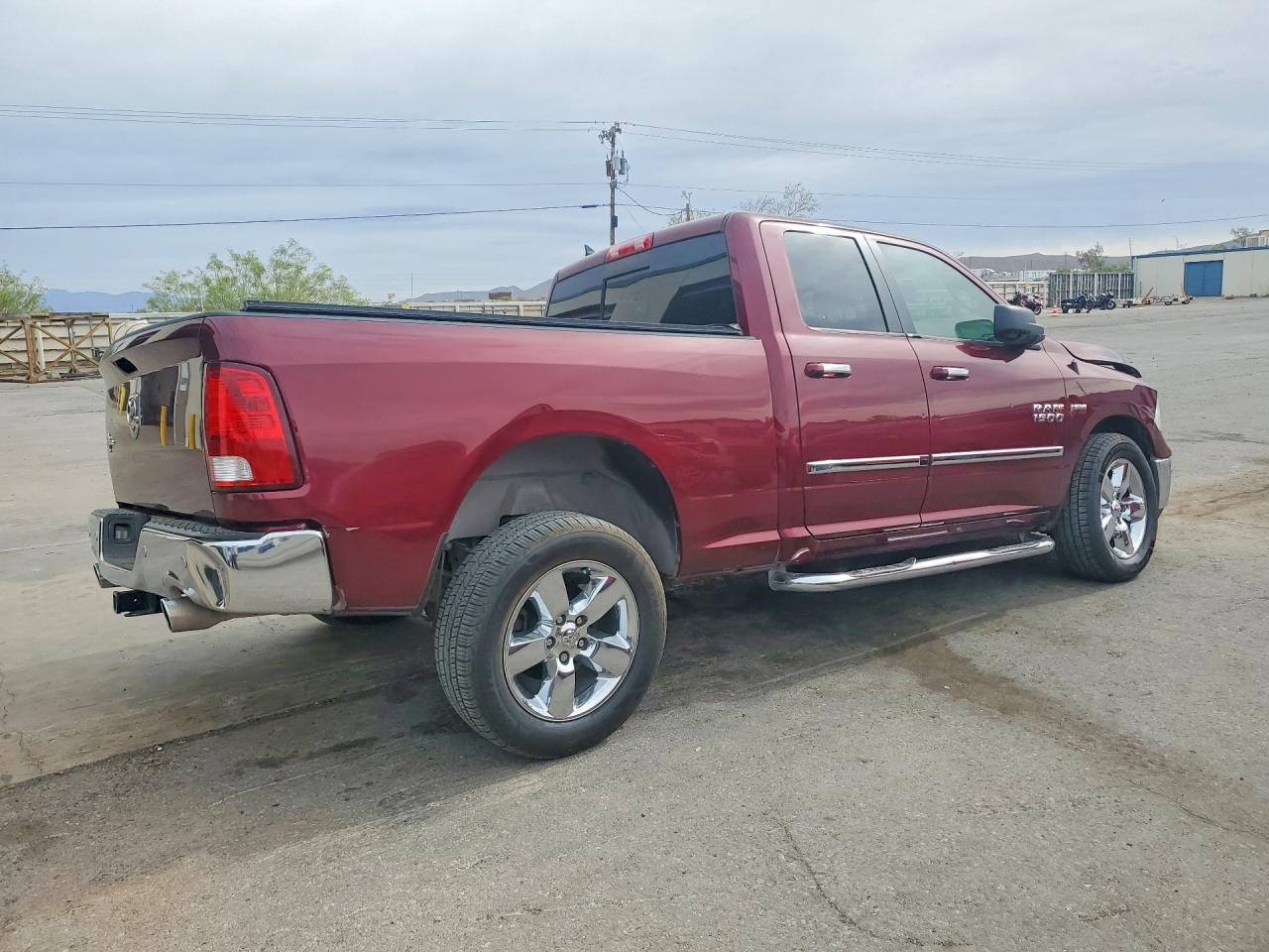 2016 RAM 1500 SLT photo 3