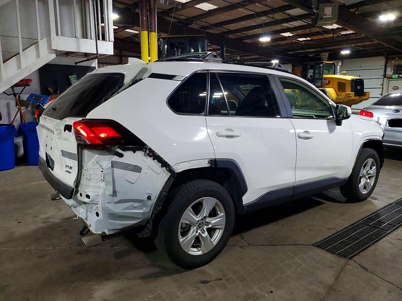 2019 TOYOTA RAV4 XLE photo 7