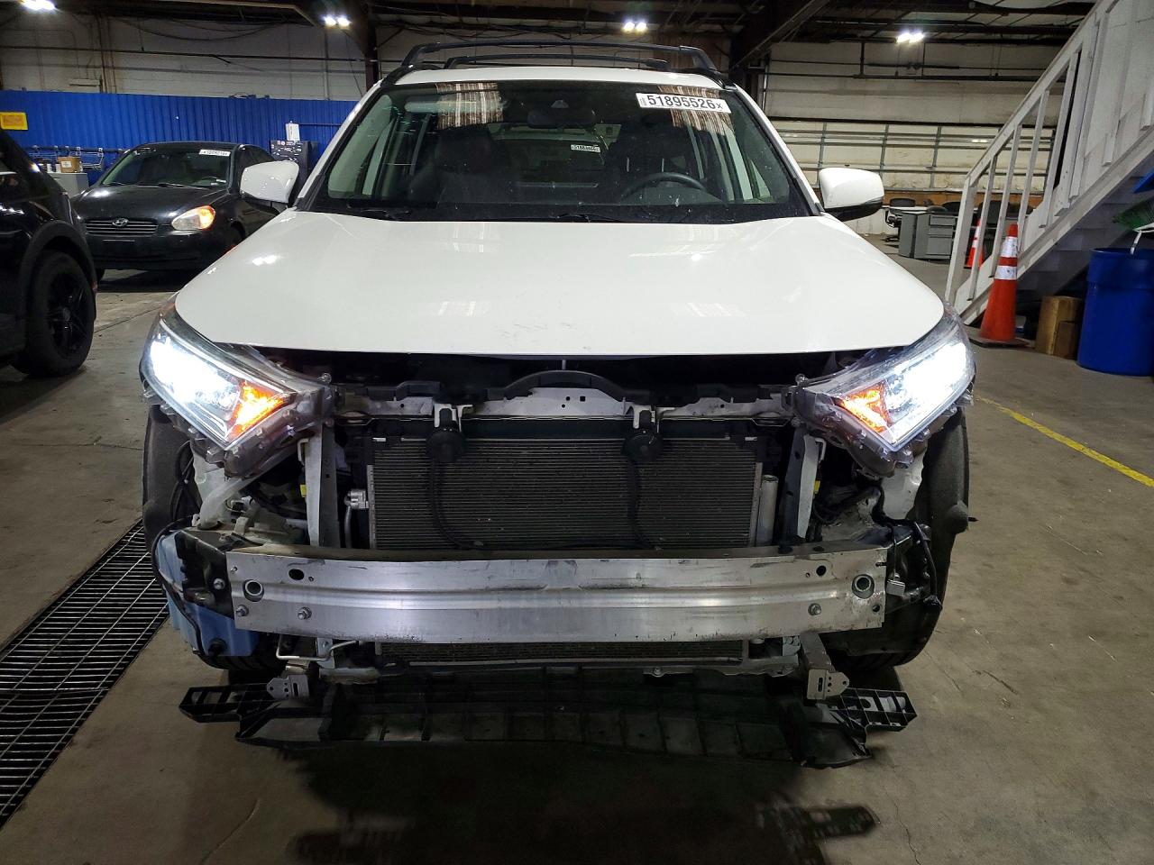 2019 TOYOTA RAV4 XLE photo 13