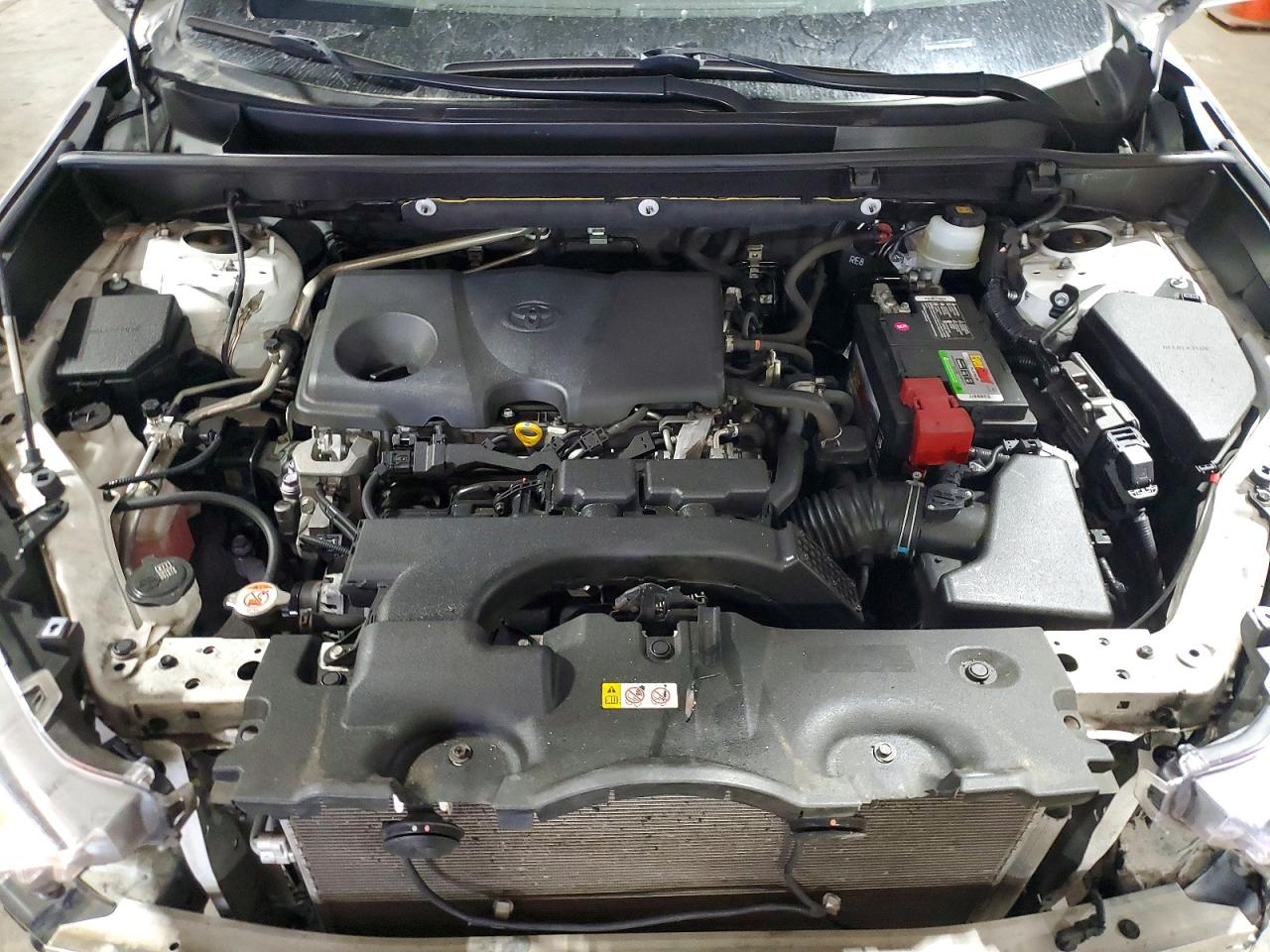 2019 TOYOTA RAV4 XLE photo 34