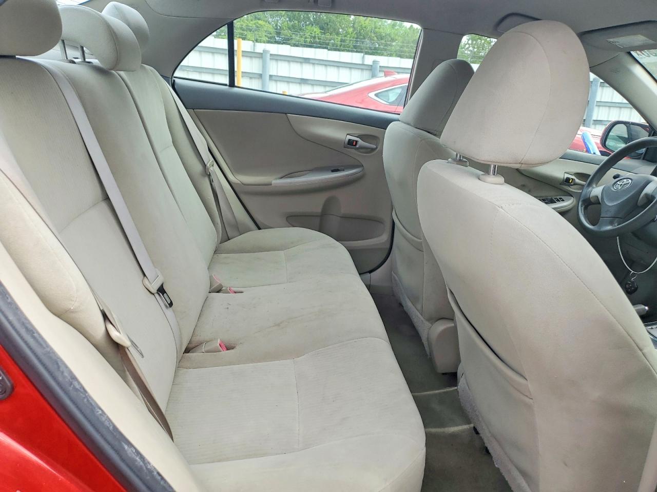 2010 TOYOTA COROLLA LE photo 10