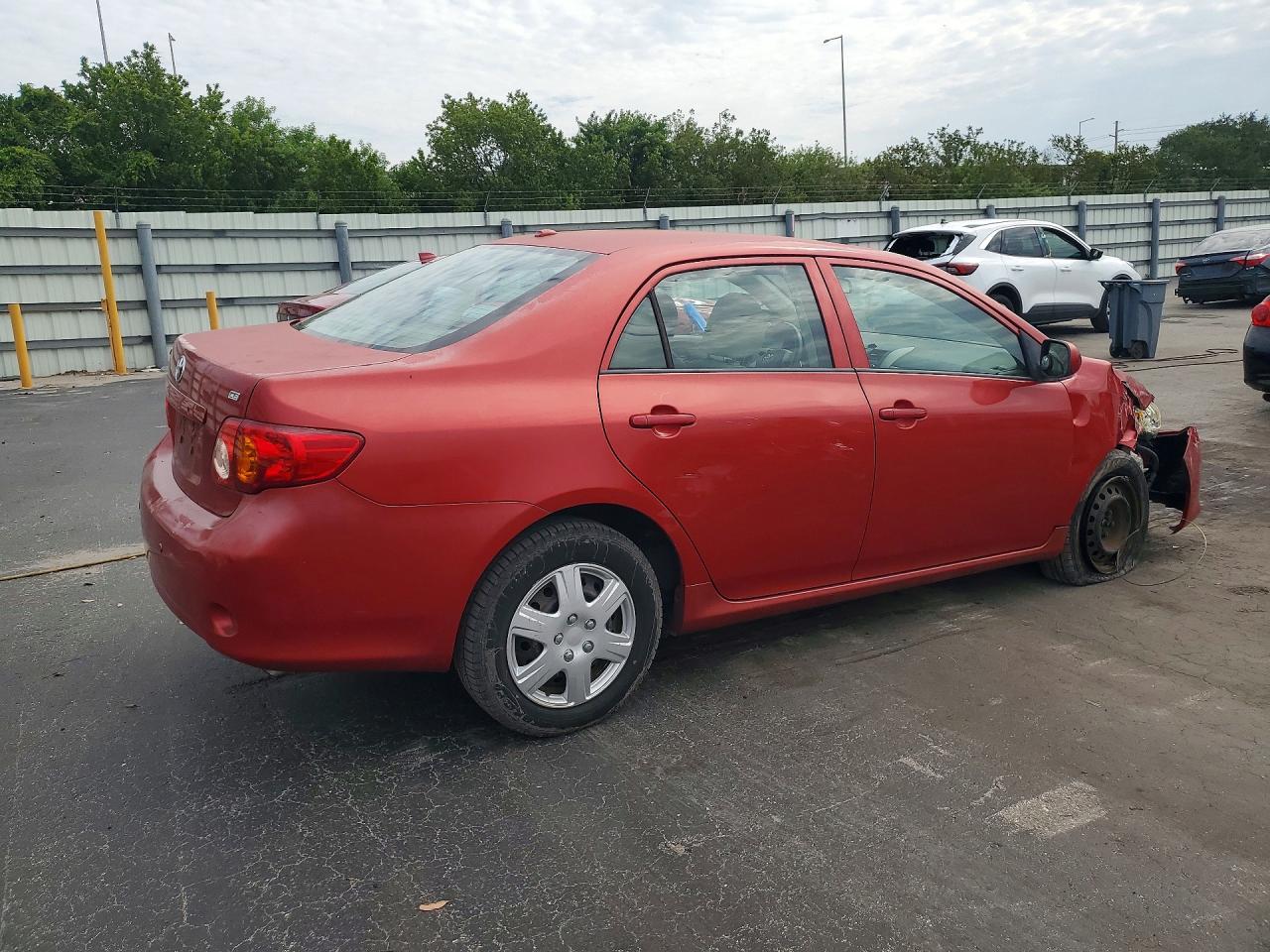 2010 TOYOTA COROLLA LE photo 3