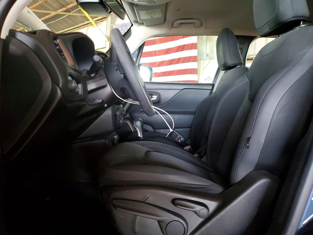 2023 JEEP RENEGADE LATITUDE photo 19