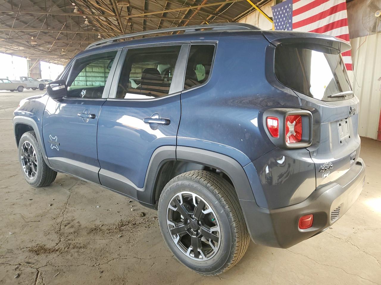 2023 JEEP RENEGADE LATITUDE photo 4