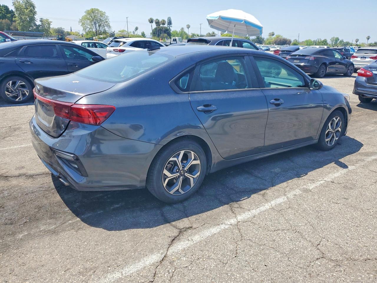 2019 KIA FORTE LXS photo 3