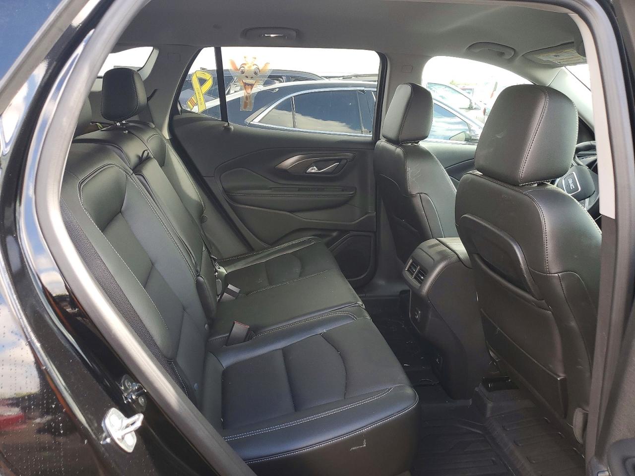 2024 GMC TERRAIN SLT photo 10
