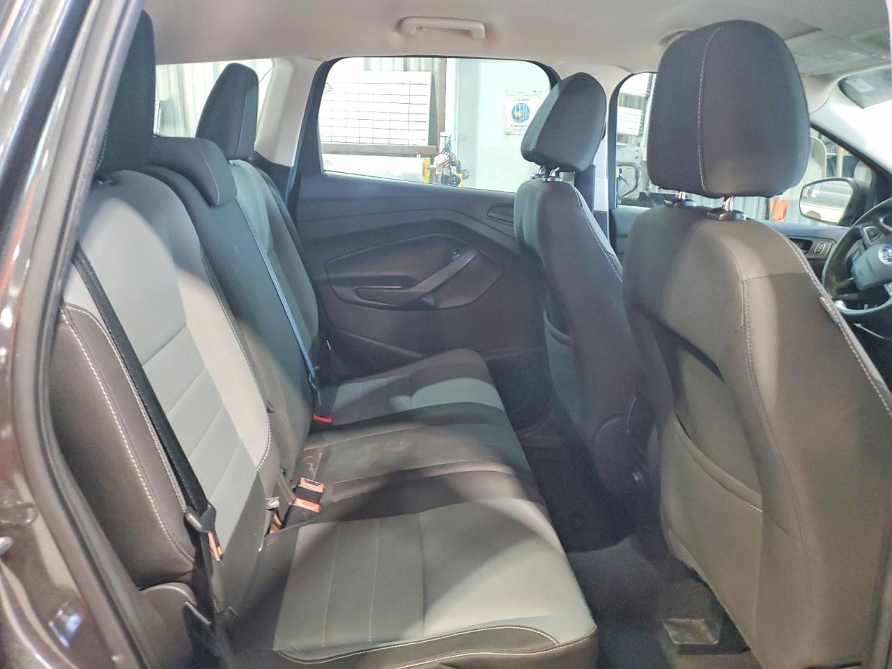 2017 FORD ESCAPE S photo 21