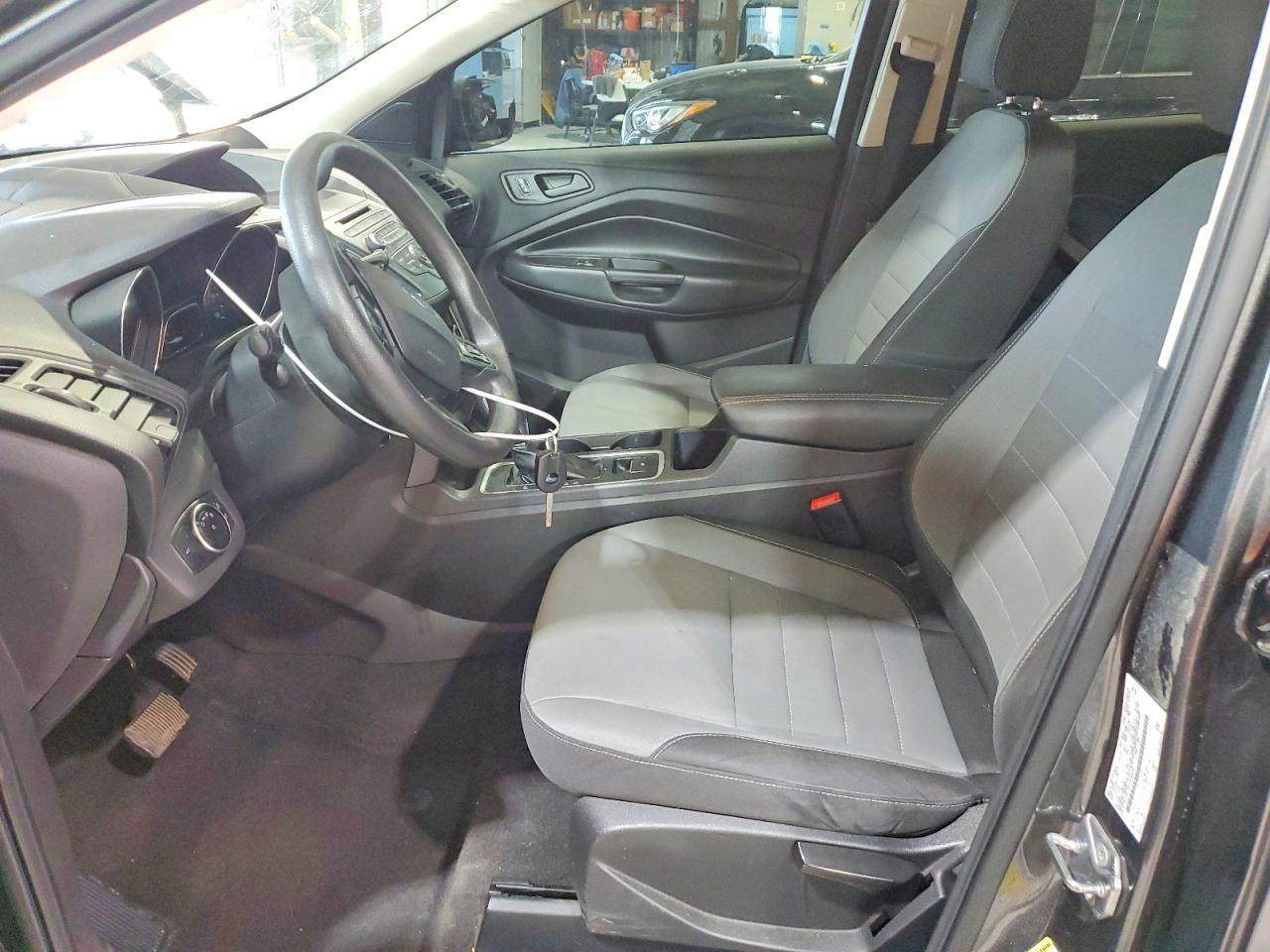 2017 FORD ESCAPE S photo 13
