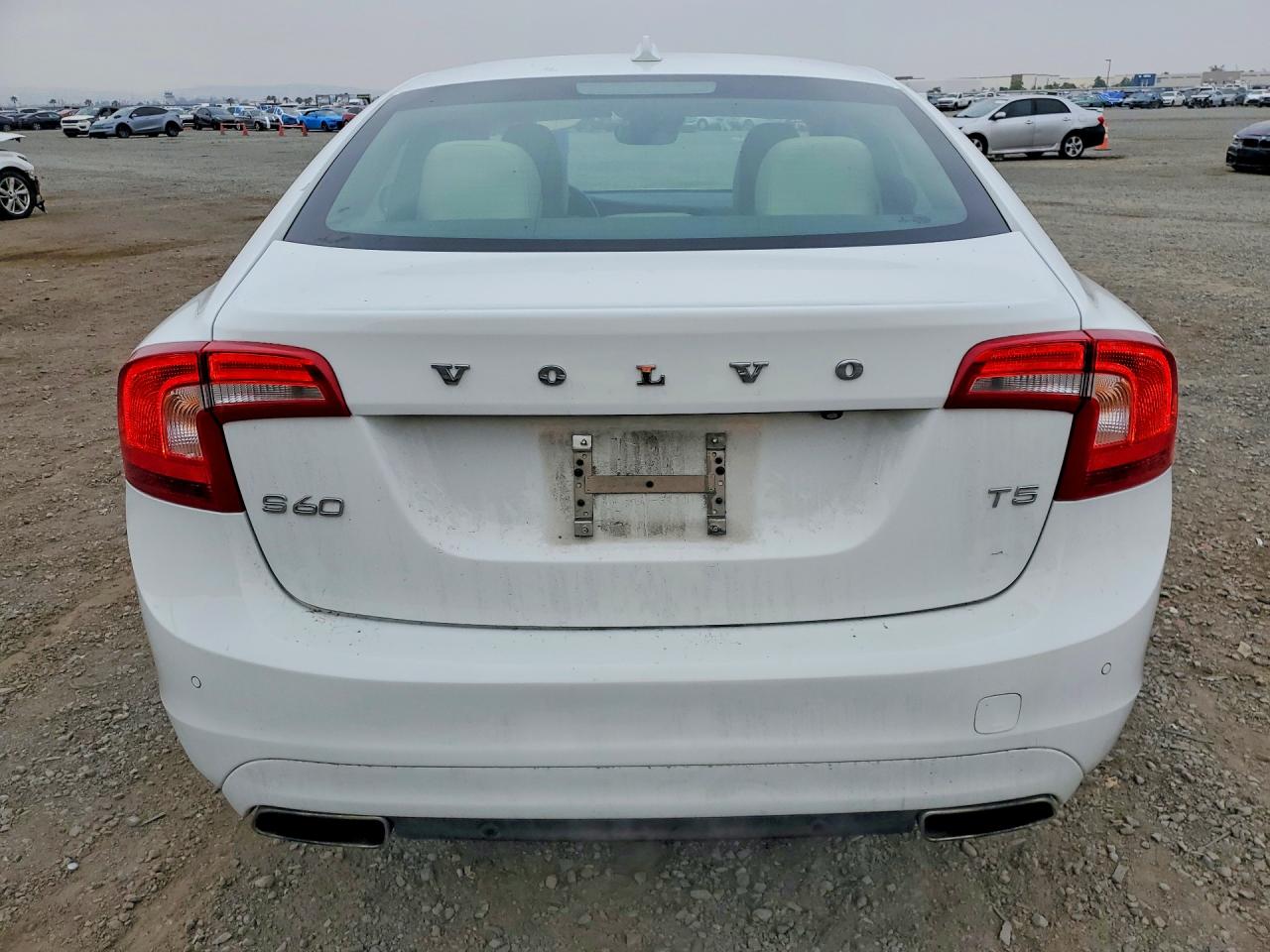 2016 VOLVO S60 PREMIER photo 6