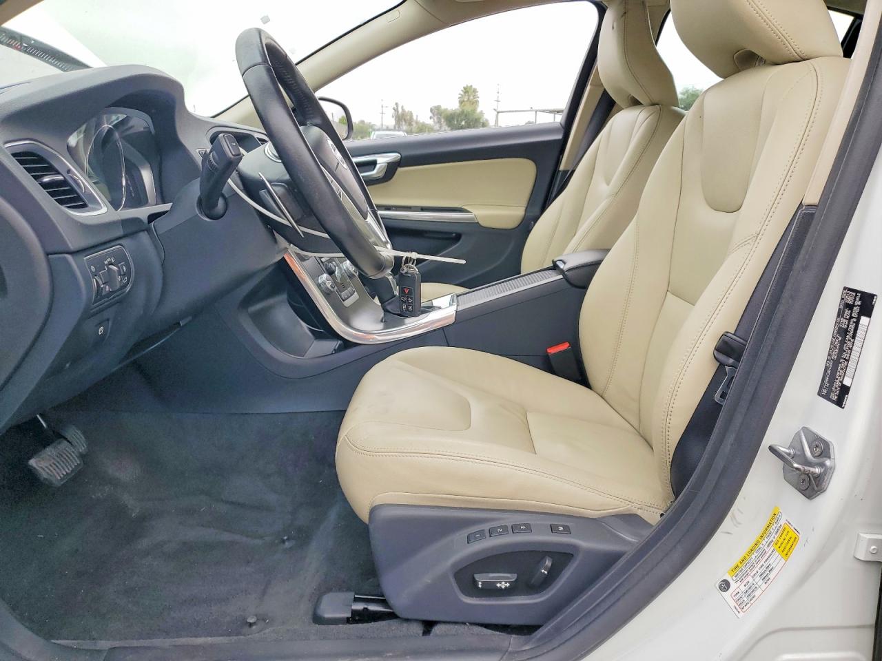 2016 VOLVO S60 PREMIER photo 7