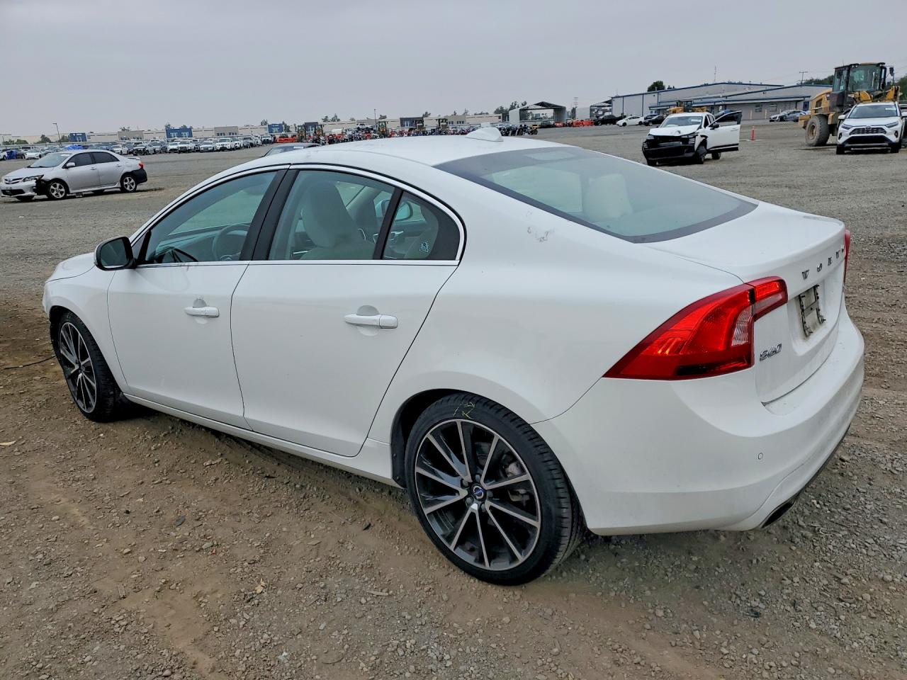 2016 VOLVO S60 PREMIER photo 2