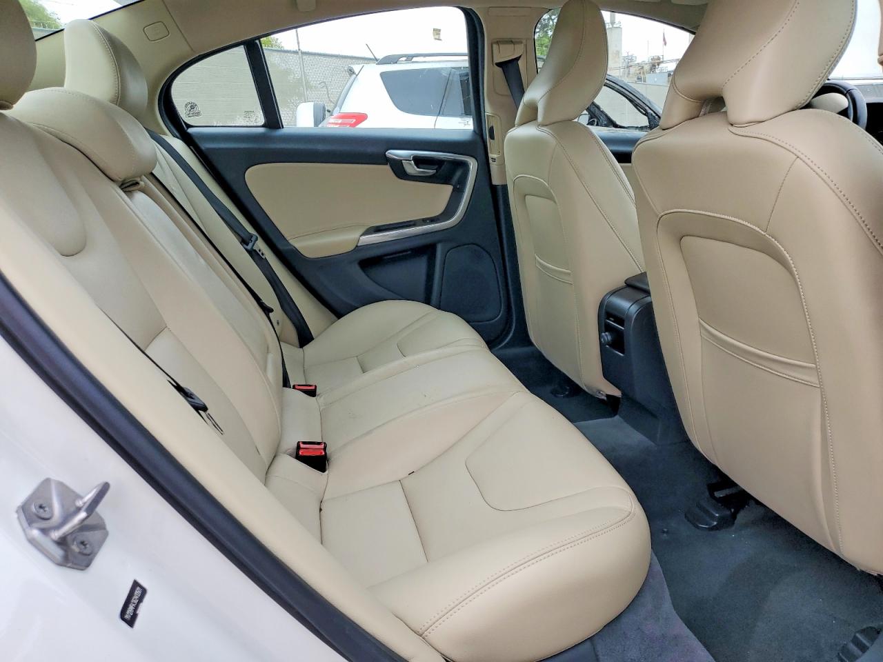 2016 VOLVO S60 PREMIER photo 10
