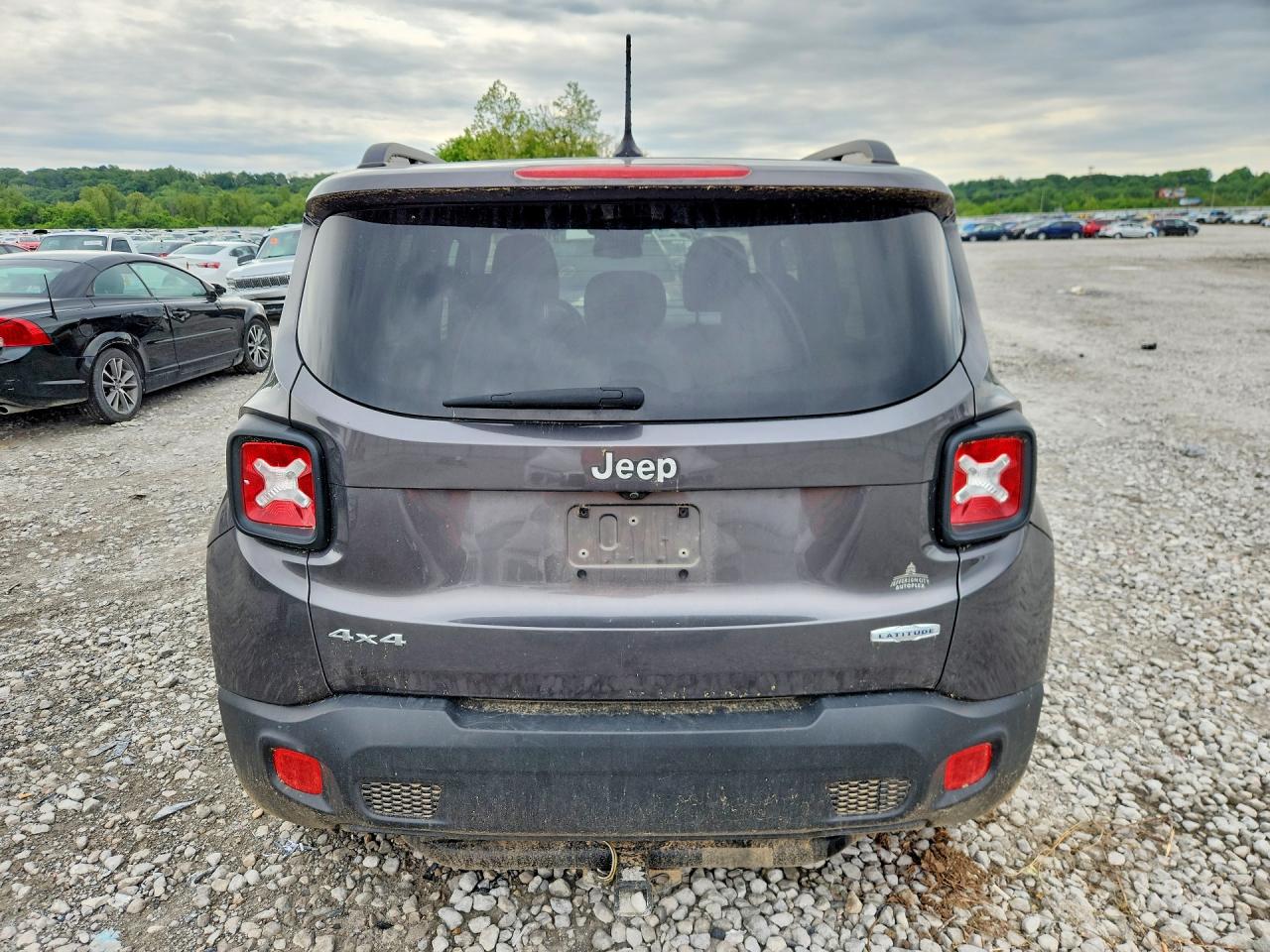 2017 JEEP RENEGADE LATITUDE photo 11