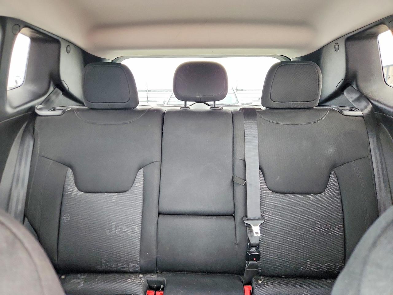 2017 JEEP RENEGADE LATITUDE photo 19