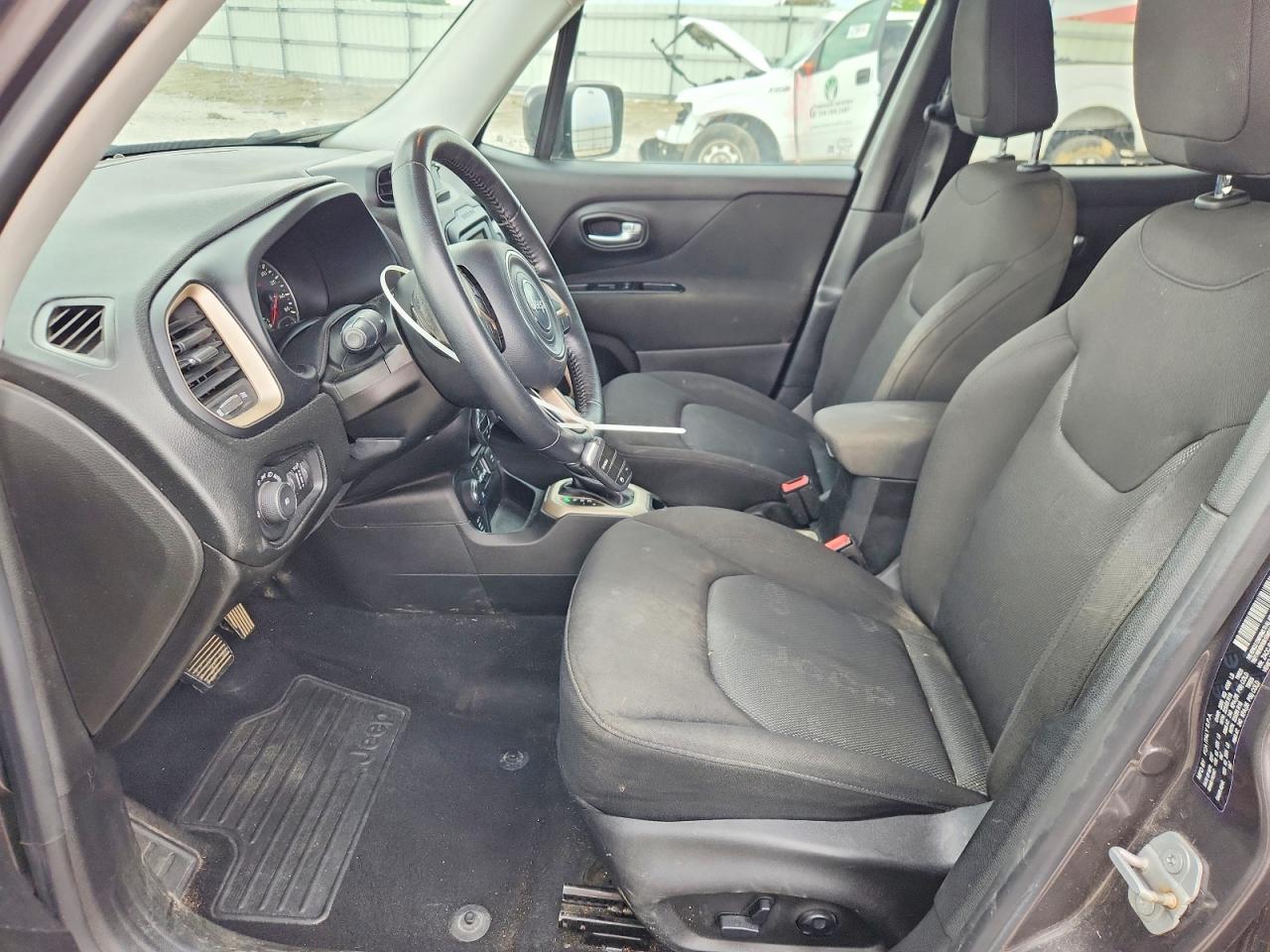 2017 JEEP RENEGADE LATITUDE photo 13