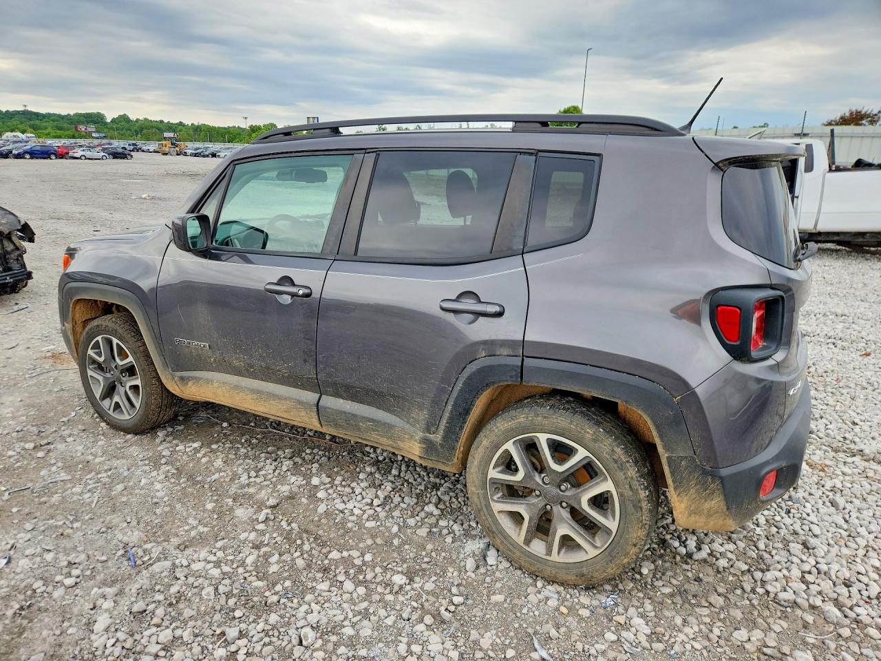 2017 JEEP RENEGADE LATITUDE photo 3