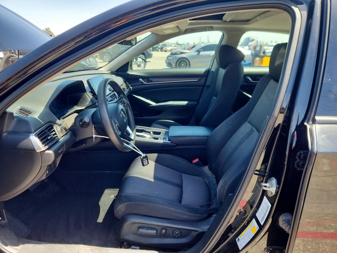 2018 HONDA ACCORD EX photo 19