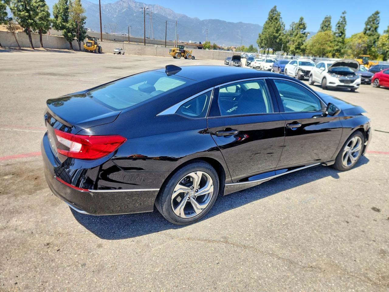 2018 HONDA ACCORD EX photo 7