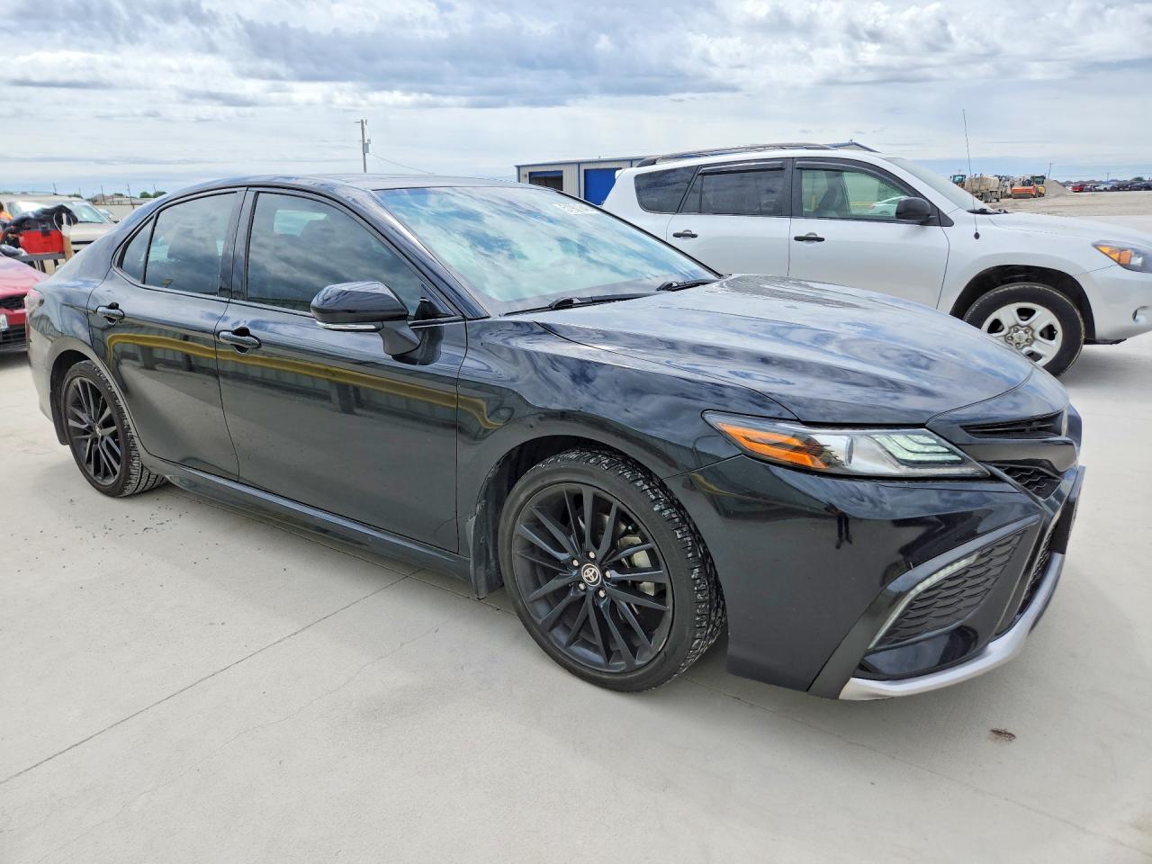 2022 TOYOTA CAMRY XSE photo 4