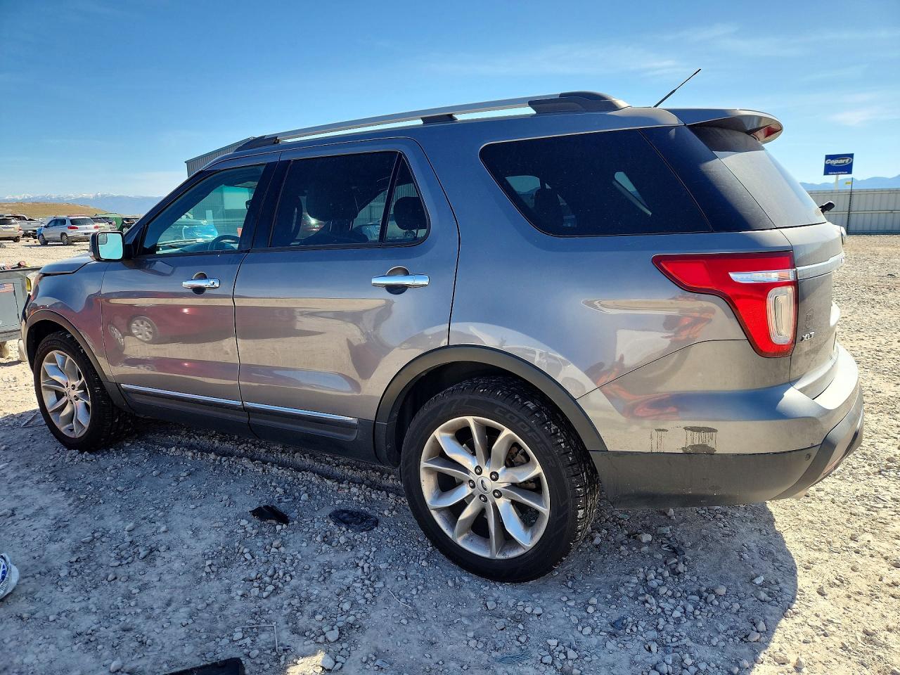 2014 FORD EXPLORER XLT photo 4