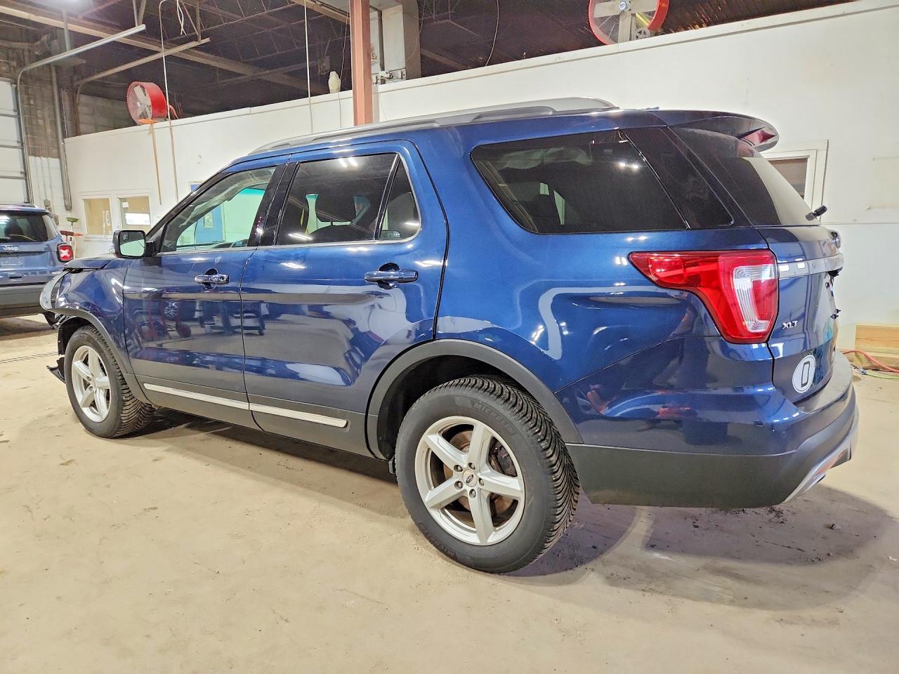 2016 FORD EXPLORER XLT photo 4