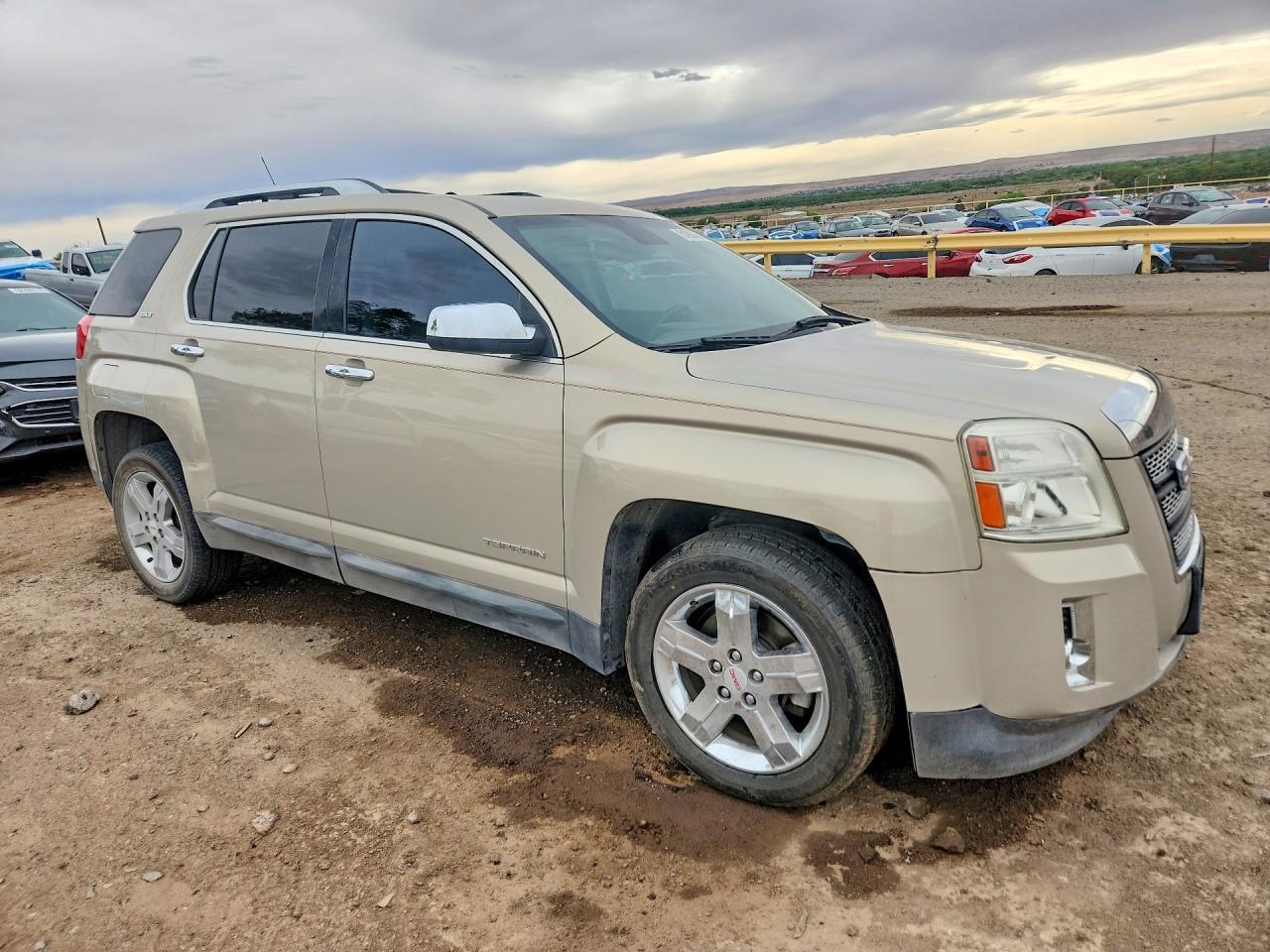 2012 GMC TERRAIN SLT photo 4
