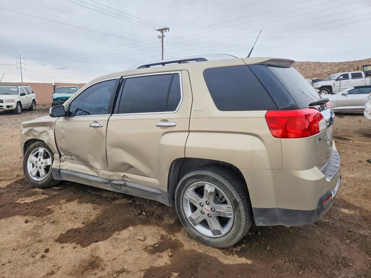 2012 GMC TERRAIN SLT photo 2