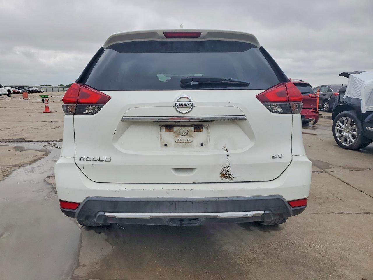 2017 NISSAN ROGUE SV photo 16