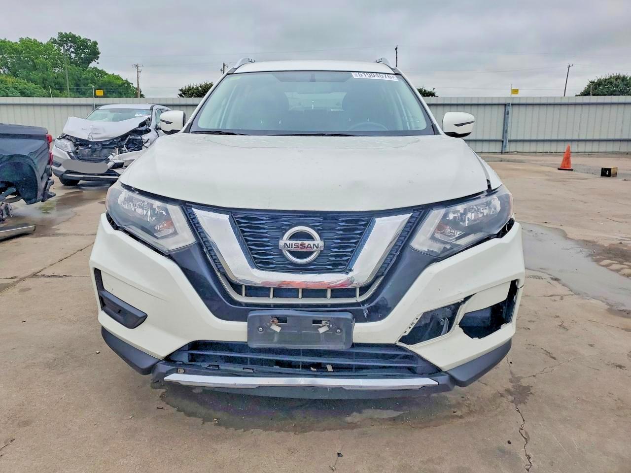 2017 NISSAN ROGUE SV photo 13