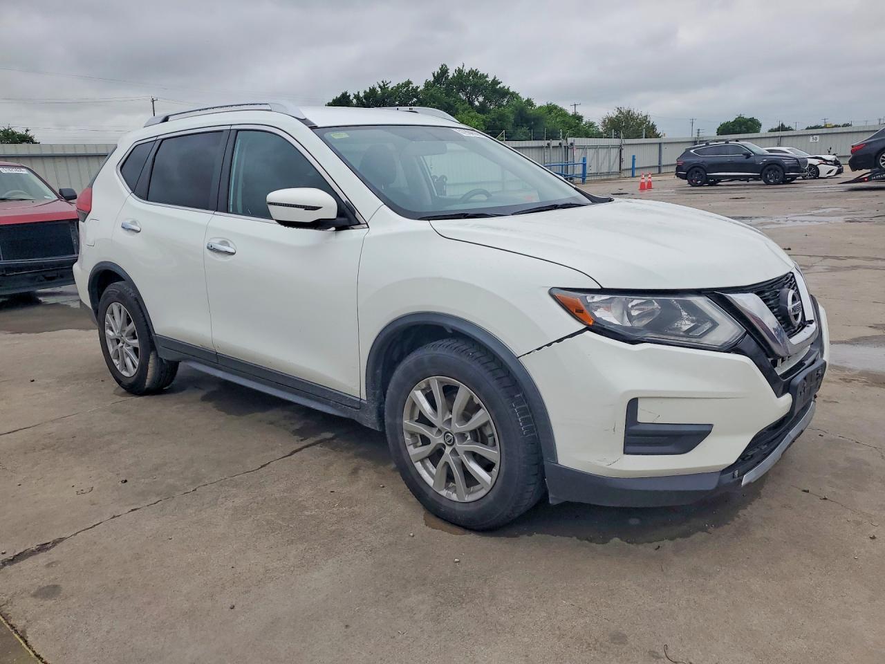 2017 NISSAN ROGUE SV photo 10