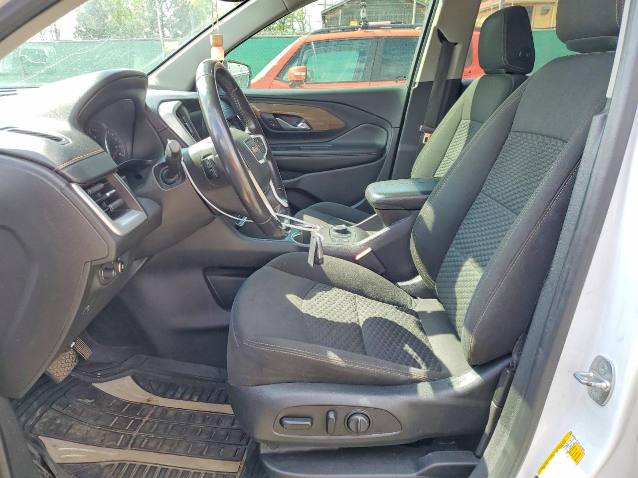 2020 GMC TERRAIN SLE photo 7