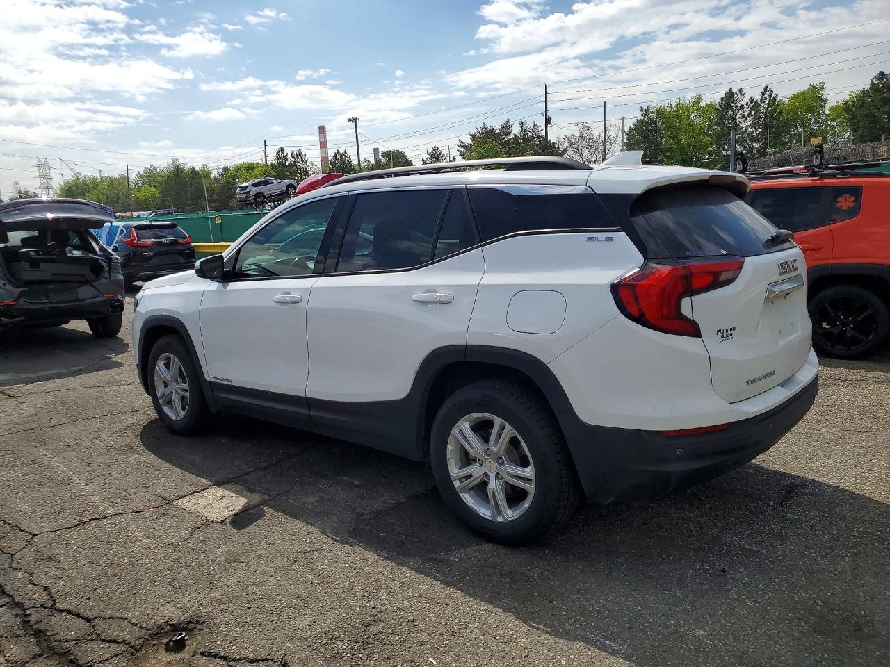 2020 GMC TERRAIN SLE photo 2