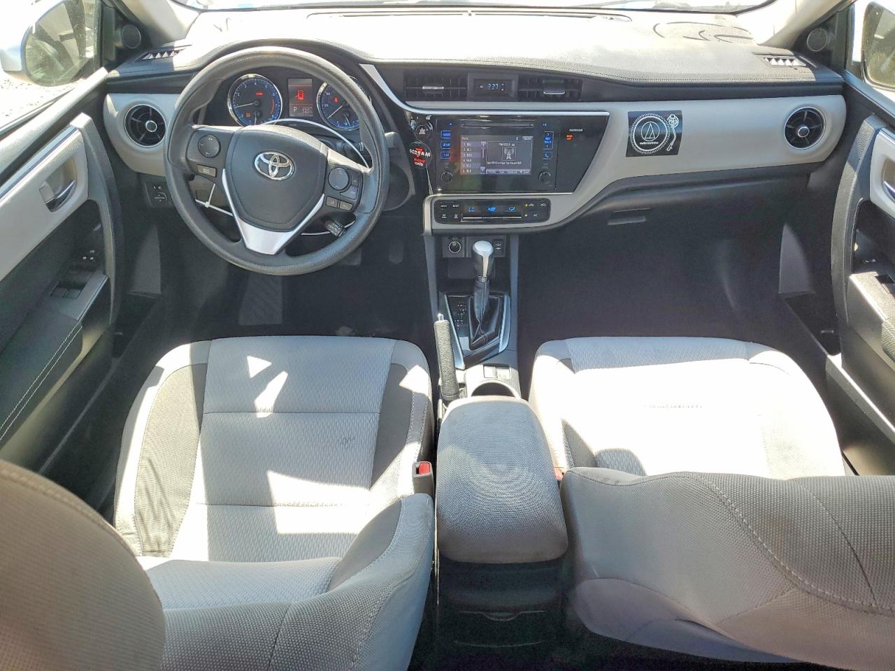 2017 TOYOTA COROLLA LE photo 22