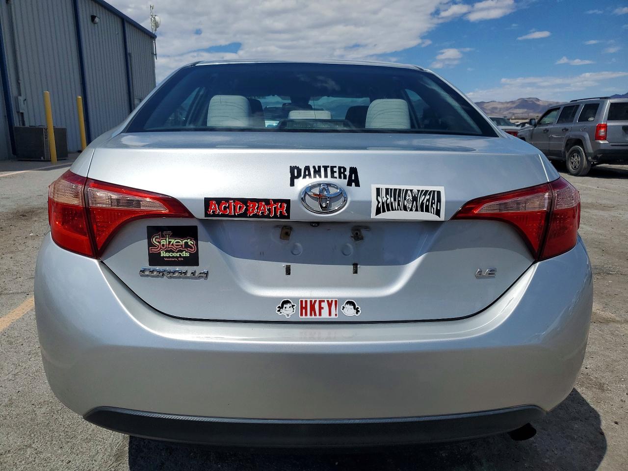 2017 TOYOTA COROLLA LE photo 16