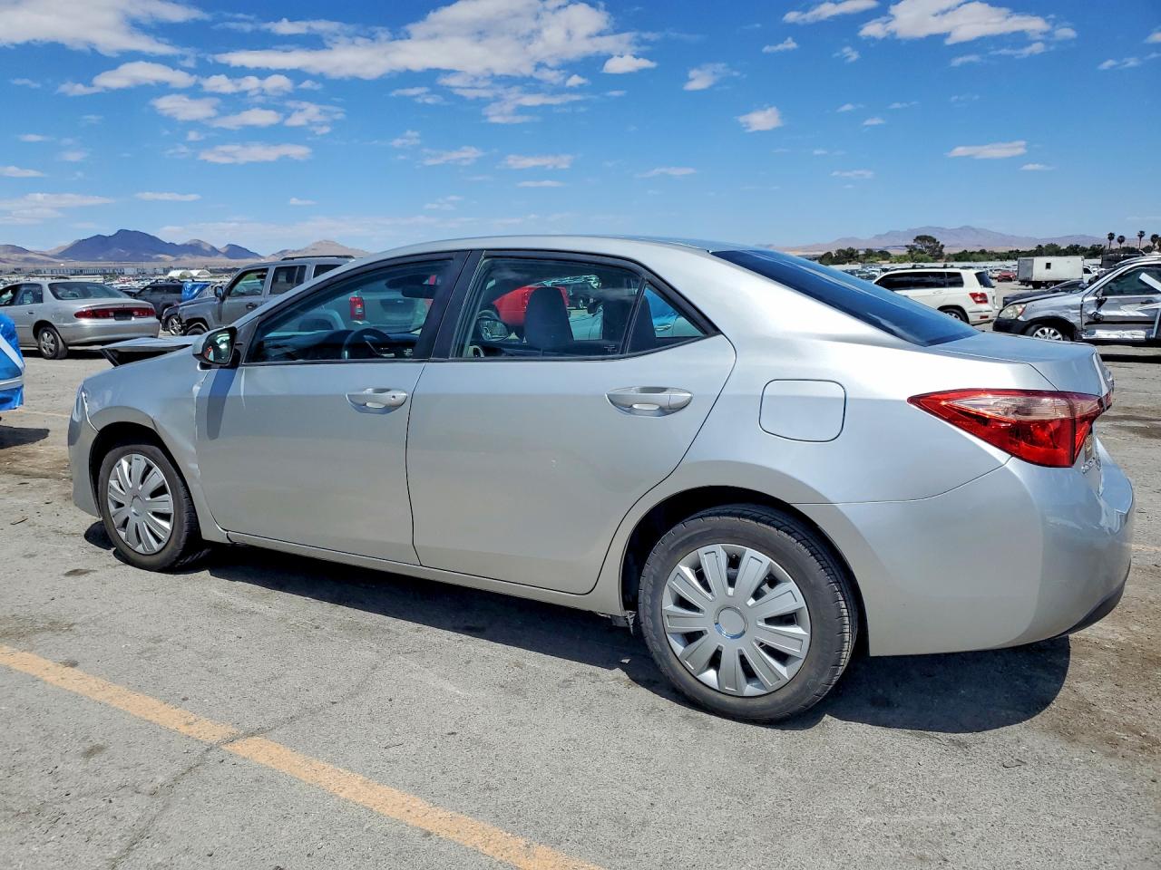 2017 TOYOTA COROLLA LE photo 4