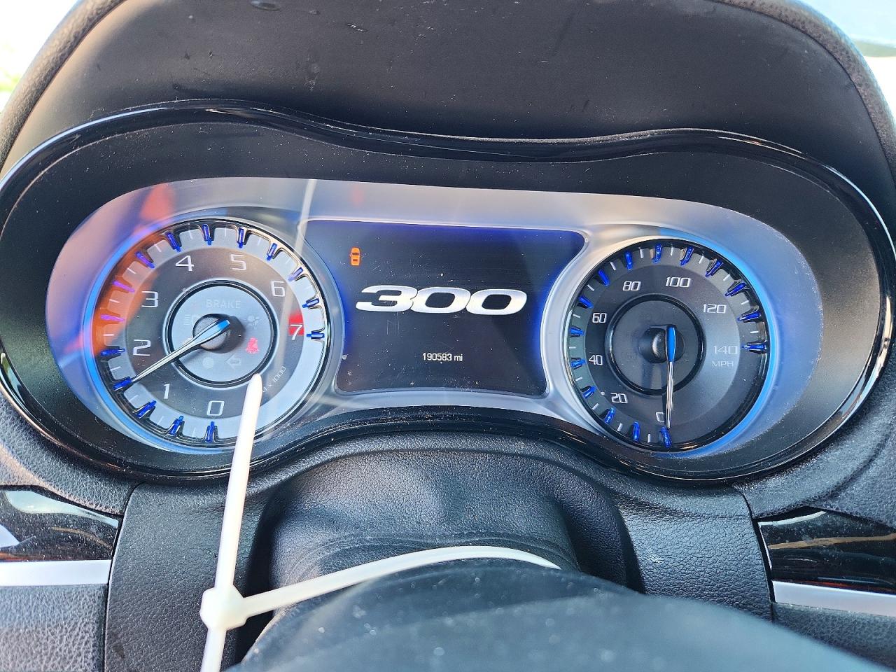 2018 CHRYSLER 300 S photo 9