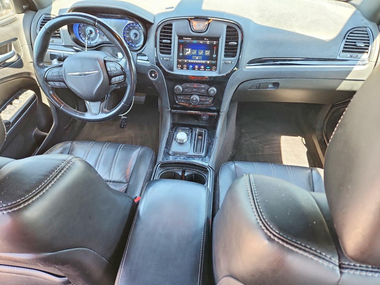 2018 CHRYSLER 300 S photo 8