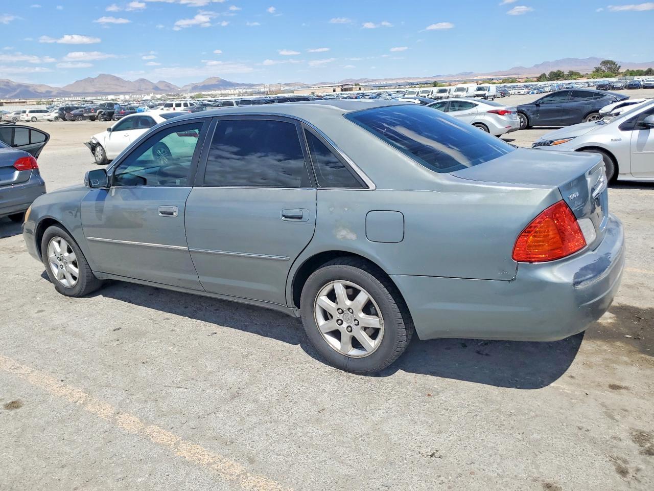 2002 TOYOTA AVALON XLS photo 4