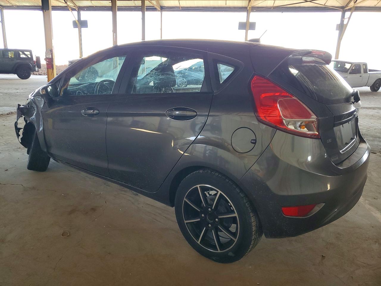 2016 FORD FIESTA SE photo 4