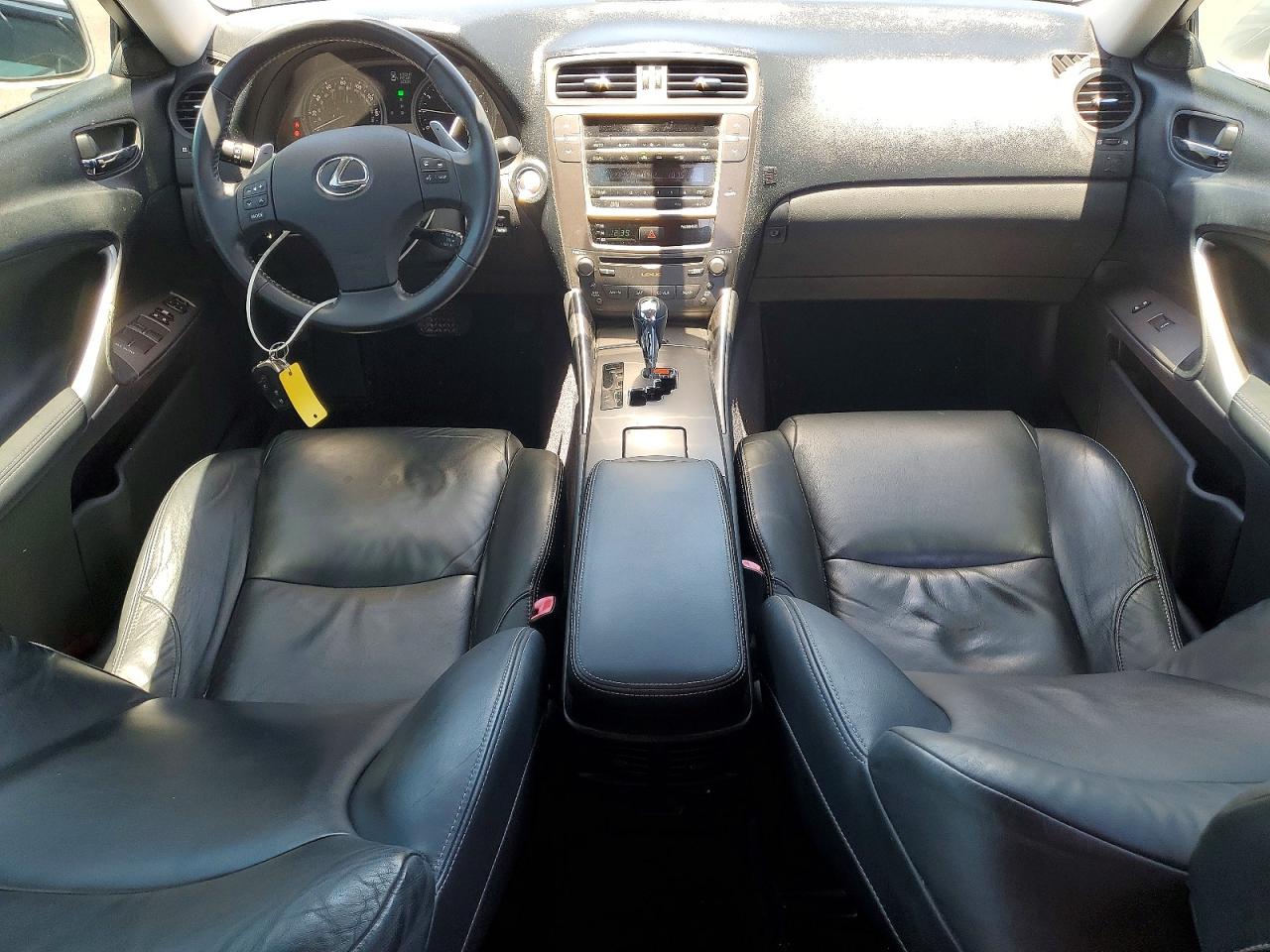 2010 LEXUS IS 250 photo 22
